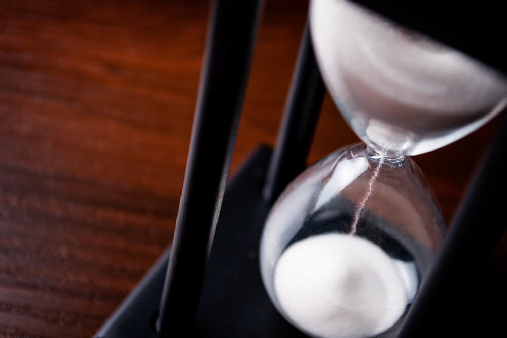 Не думай о секундах свысока: почему с годами время течет быстрее и как не потратить его зря